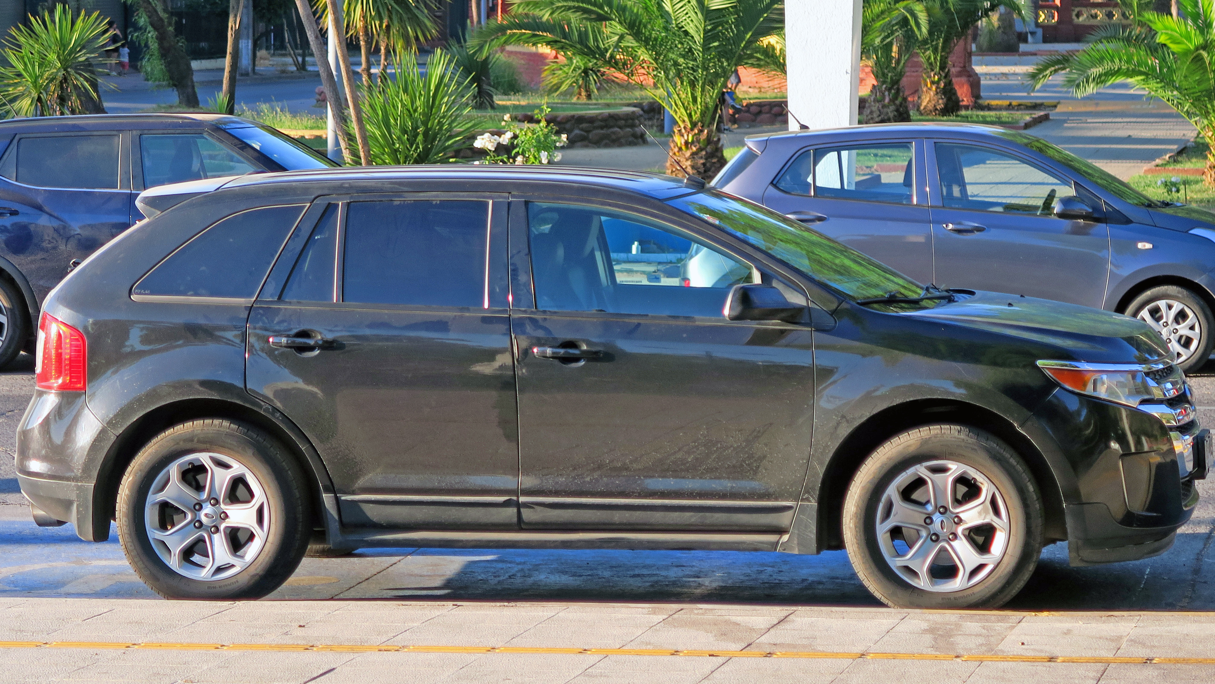 Gray Ford Edge